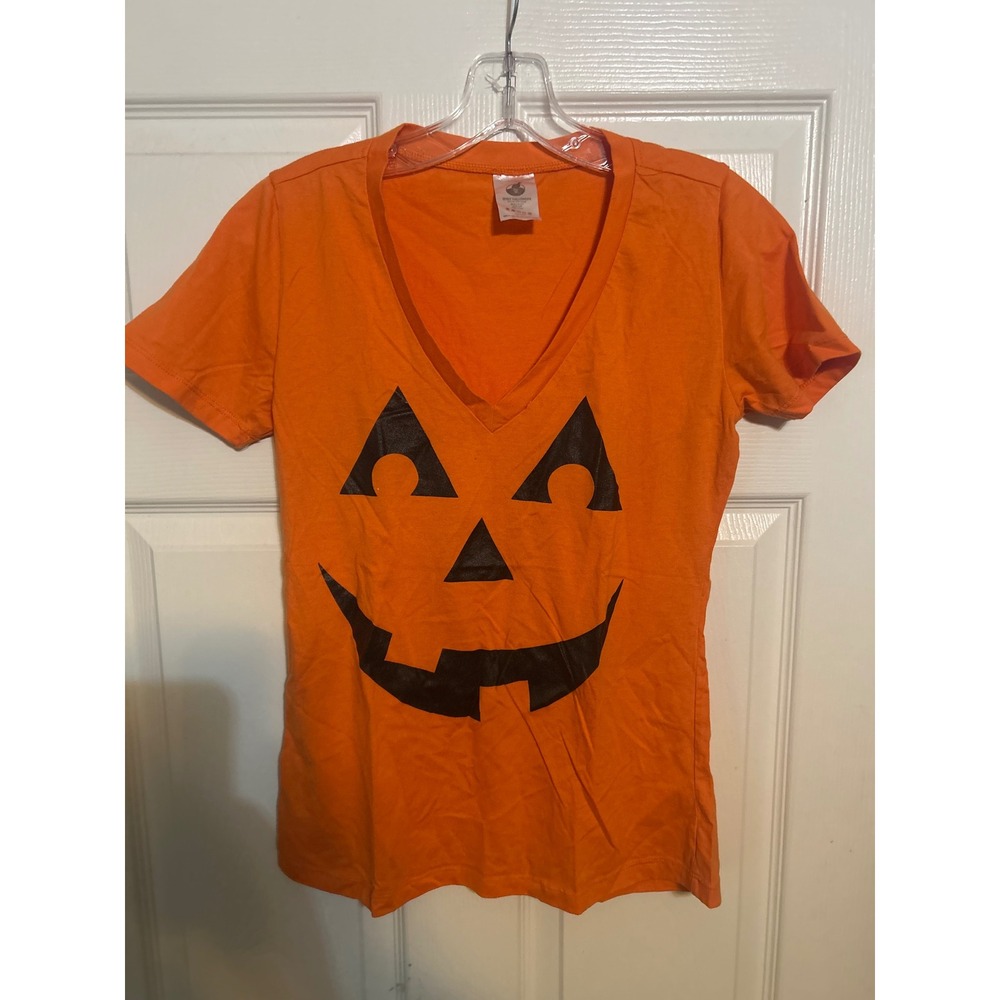 Spirit Halloween Jack O Lantern Pumpkin Face Orange V-Neck Graphic T-Shirt Small